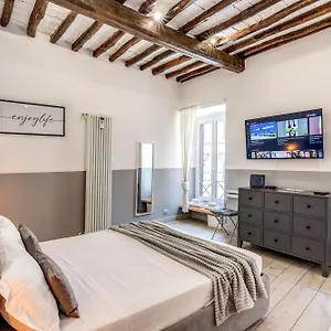 Costaguti 36 Apartment