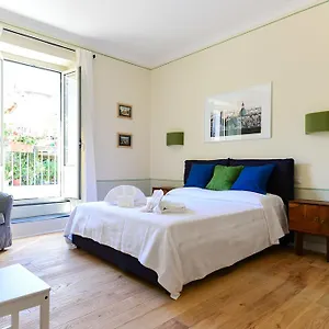 Bright And Comfy 3 Bedroom In Monti Apartment