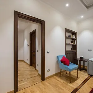900 Lazio, Emilia & La Corte Apartment